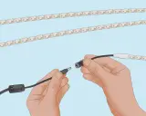 Connexion d'une alimentation à une réglette LED extra plate.